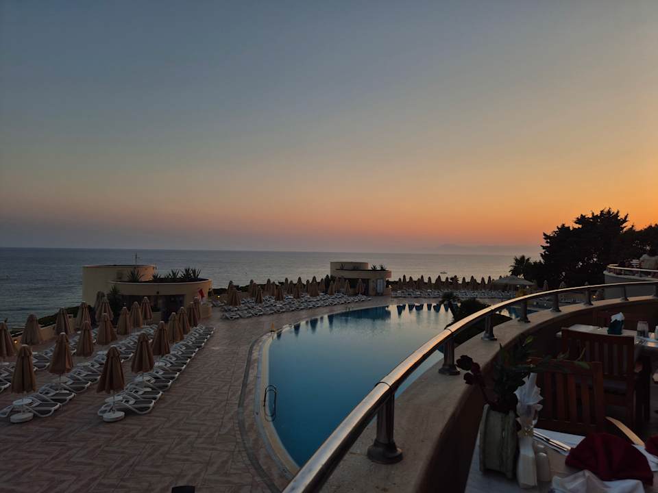 Pool Melas Resort Hotel