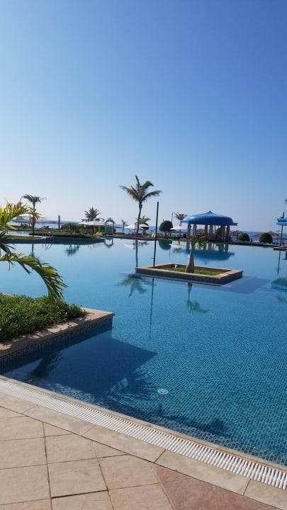 Pool Wyndham Garden Salalah Mirbat