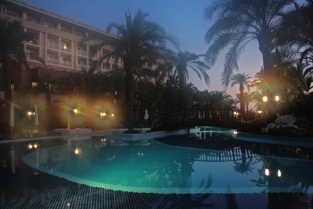 Abends am Pool Sunis Kumköy Beach Resort Hotel & Spa