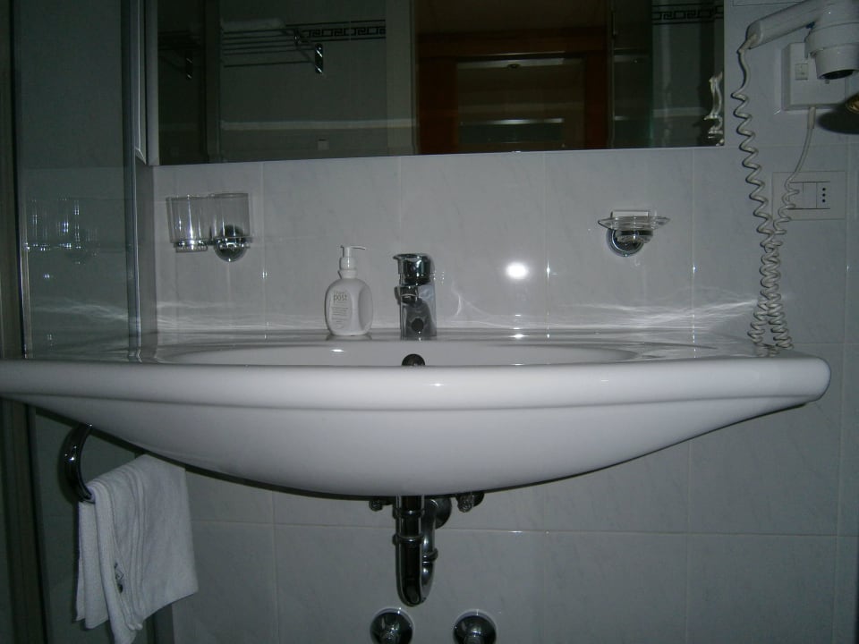 ... das Waschbecken ... Hotel Post