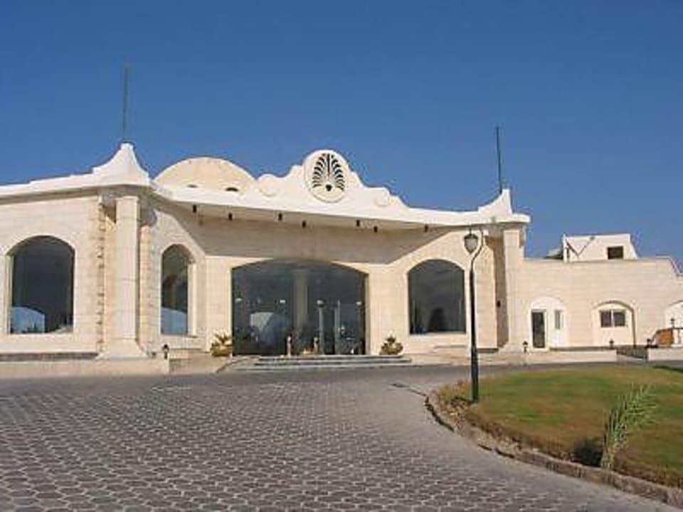 Der Haupteingang  Brayka Bay Resort