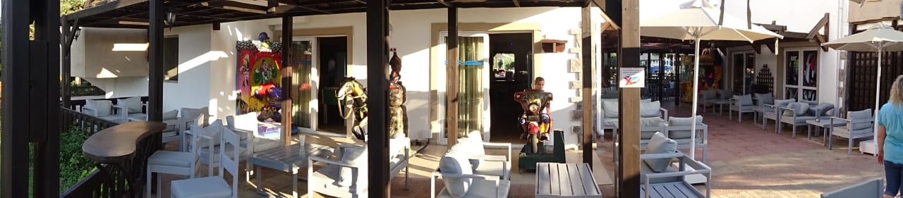 Gastro Gaia Royal Hotel