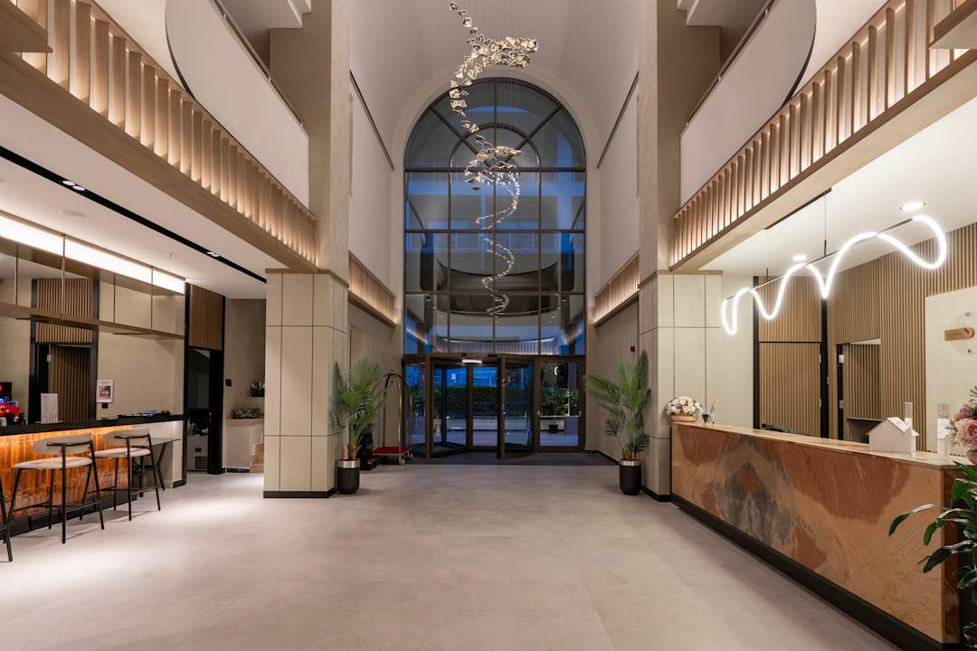 Lobby Side Breeze Hotel