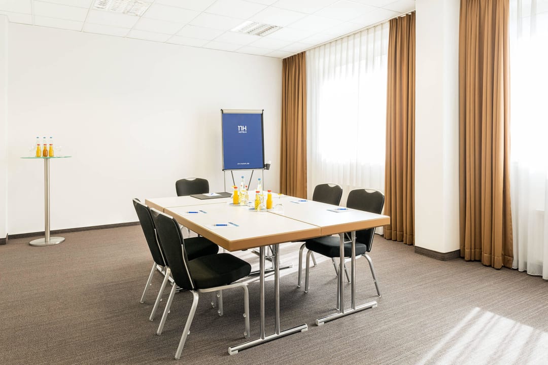 Meeting Room NH Hamburg Horner Rennbahn