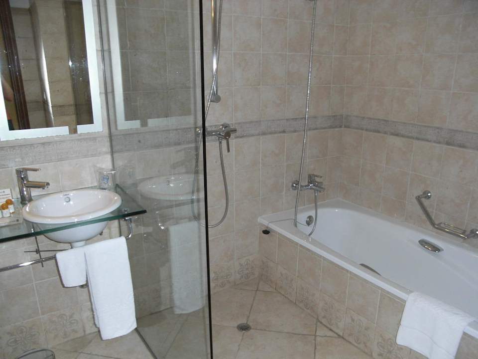 Bade- und Duschseite im Bad Hotel Prestige Palmera Plaza