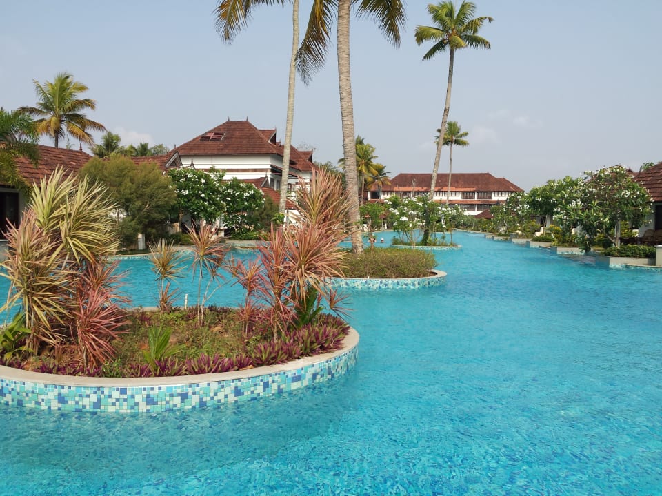 Pool Aveda Kumarakom
