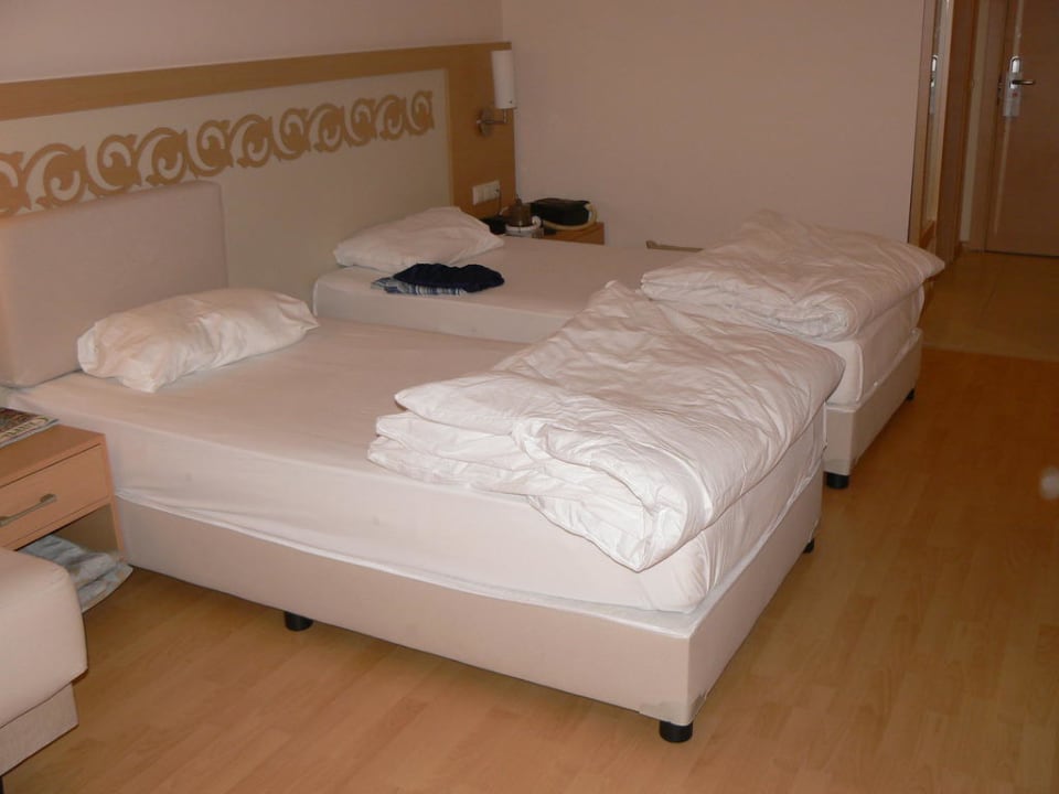 Betten nach Zimmerreinigung Solivia Hotel