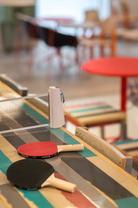 Ping-Pong Hotel Ozz by HappyCulture