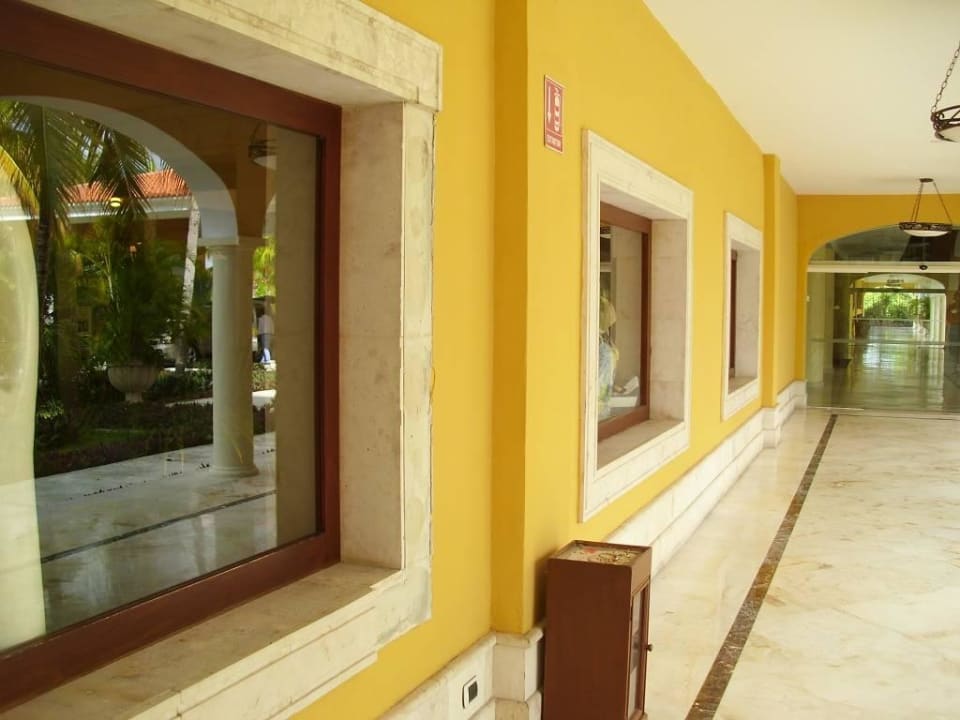 Fenster-Rahmung marode Hyatt Zilara Riviera Maya