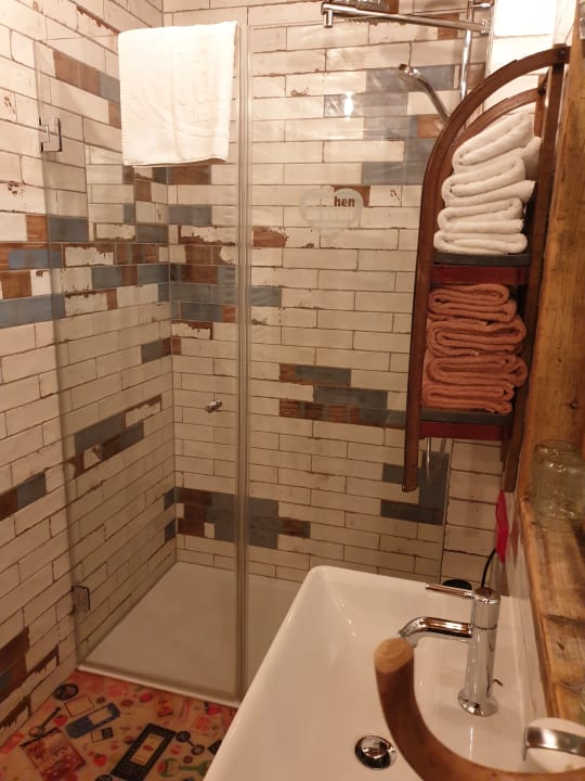 Zimmer Alles Paletti Karls Upcycling Hotel