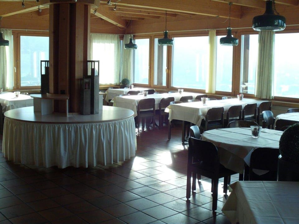 Buffet des grossen Restaurants Seeblick Höhenhotel