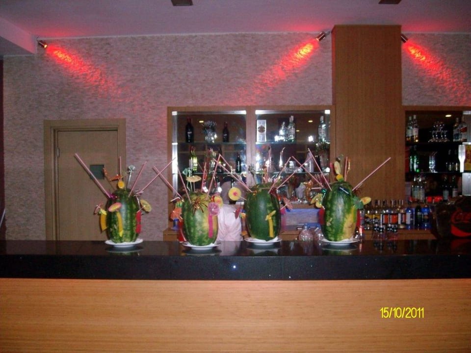 Leckeres an der Poolbar Telatiye Resort