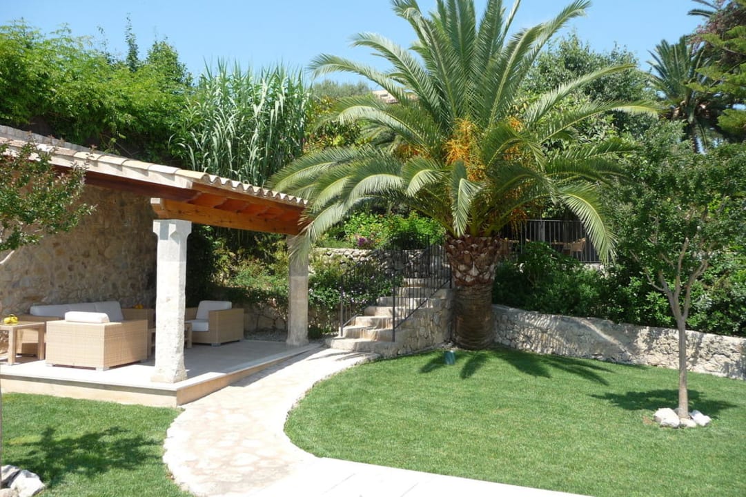 Blick von Pool auf kleine Sitzecke Hort de Cas Missèr