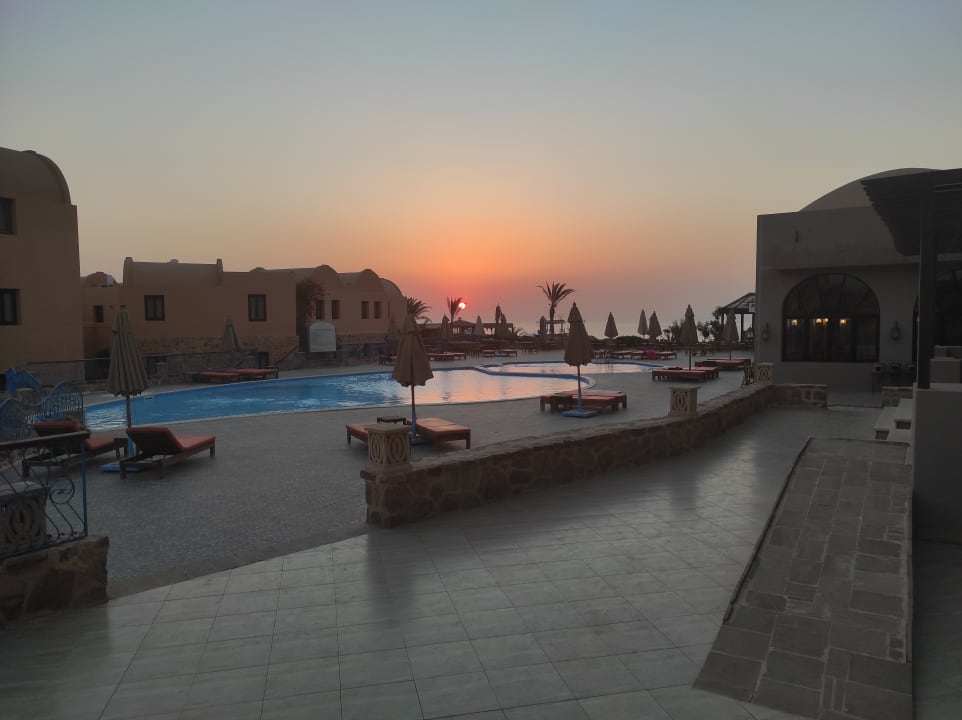 Pool Rohanou Beach Resort