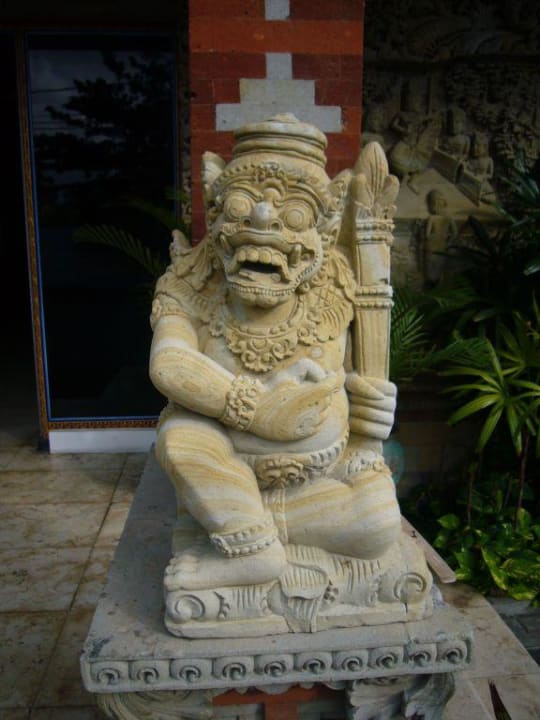 Figur im Hotel Ari Putri Hotel Ari Putri