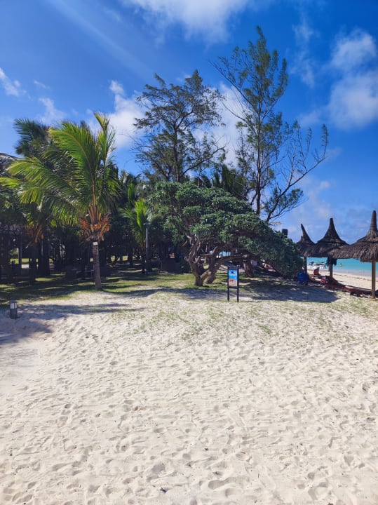 Strand Crystals Beach Resort Belle Mare, a member of Radisson Individuals