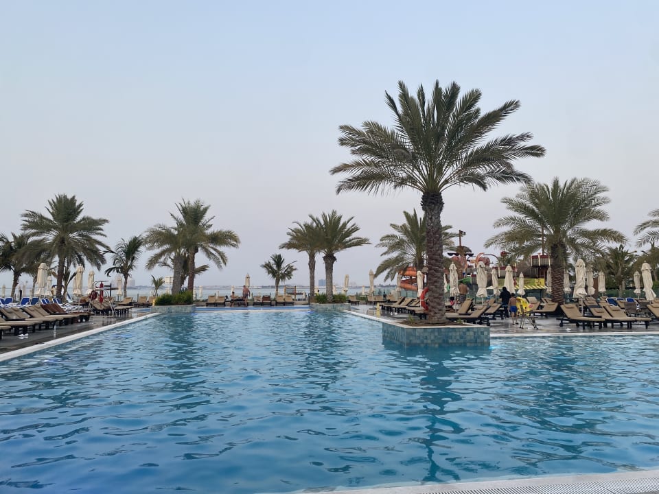 Pool DoubleTree by Hilton Resort & Spa Marjan Island