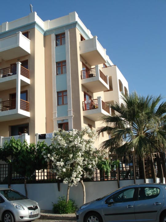 Nebengebäude  Hotel Theartemis Palace