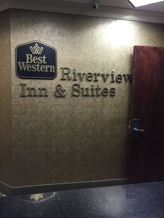 It is fine, it is OK Riverview Inn & Suites