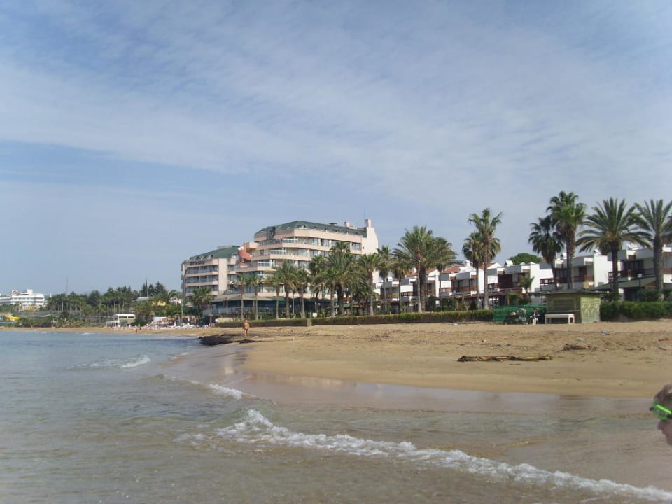 Gesamte Hotelanlage vom Meer gesehen Aska Hotel Just in Beach