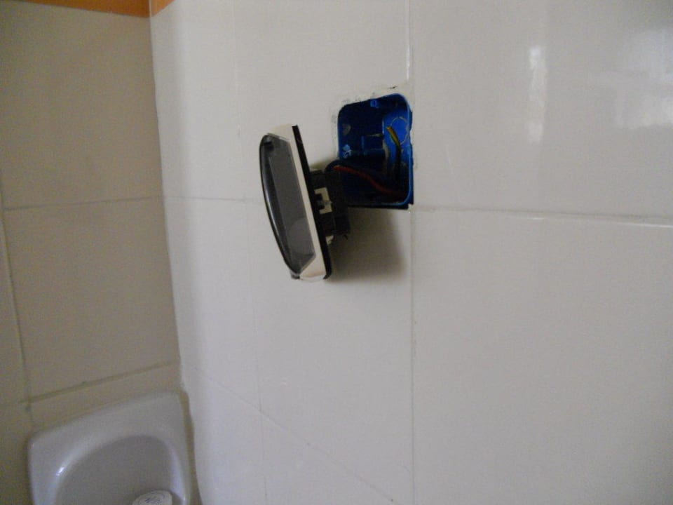 Hier kommt der Föhn rein aber bitte vorsichtig Samira Club