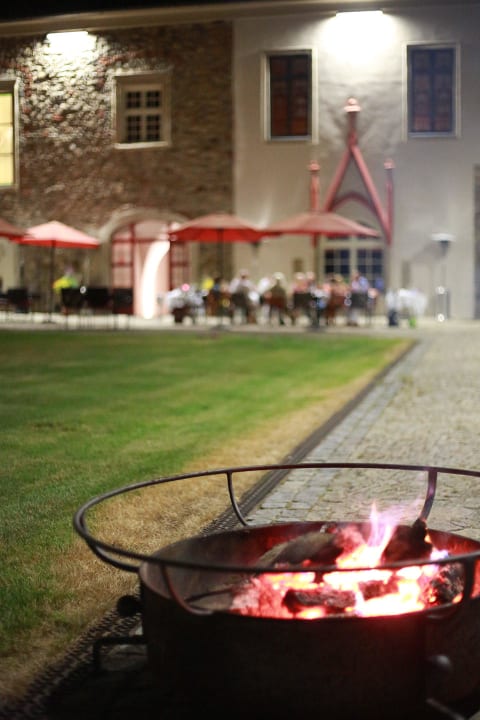 Castle courtyard Hotel Chateau Herálec