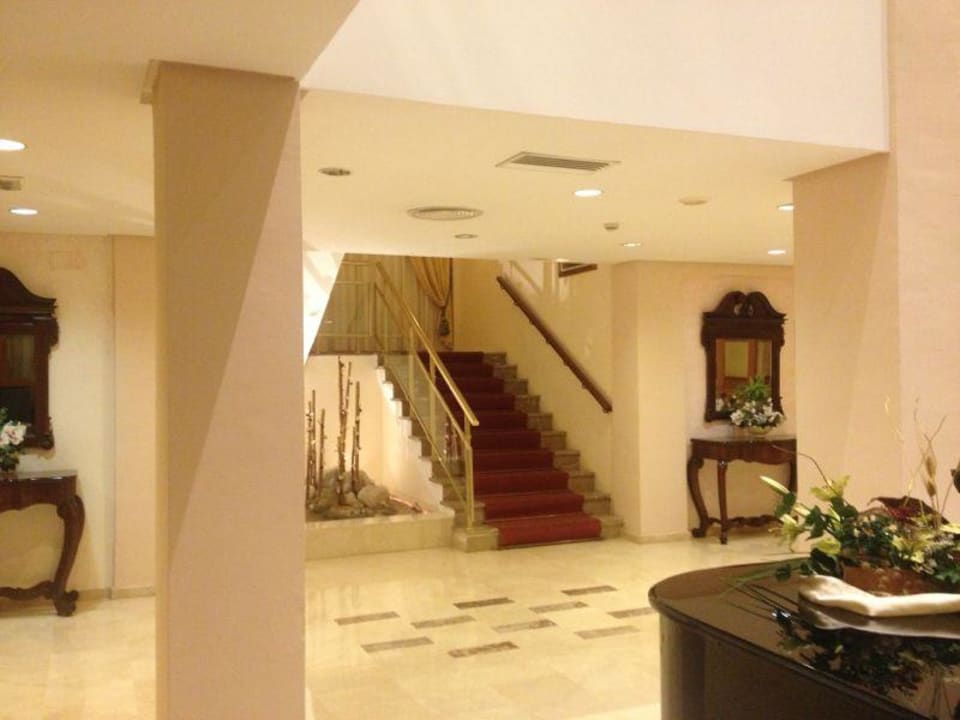 Treppe zu den Zimmern CM Playa del Moro