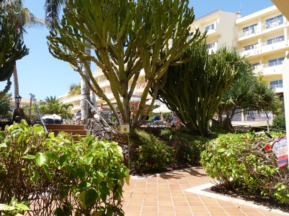 1 R2 BUGANVILLA Hotel & Spa