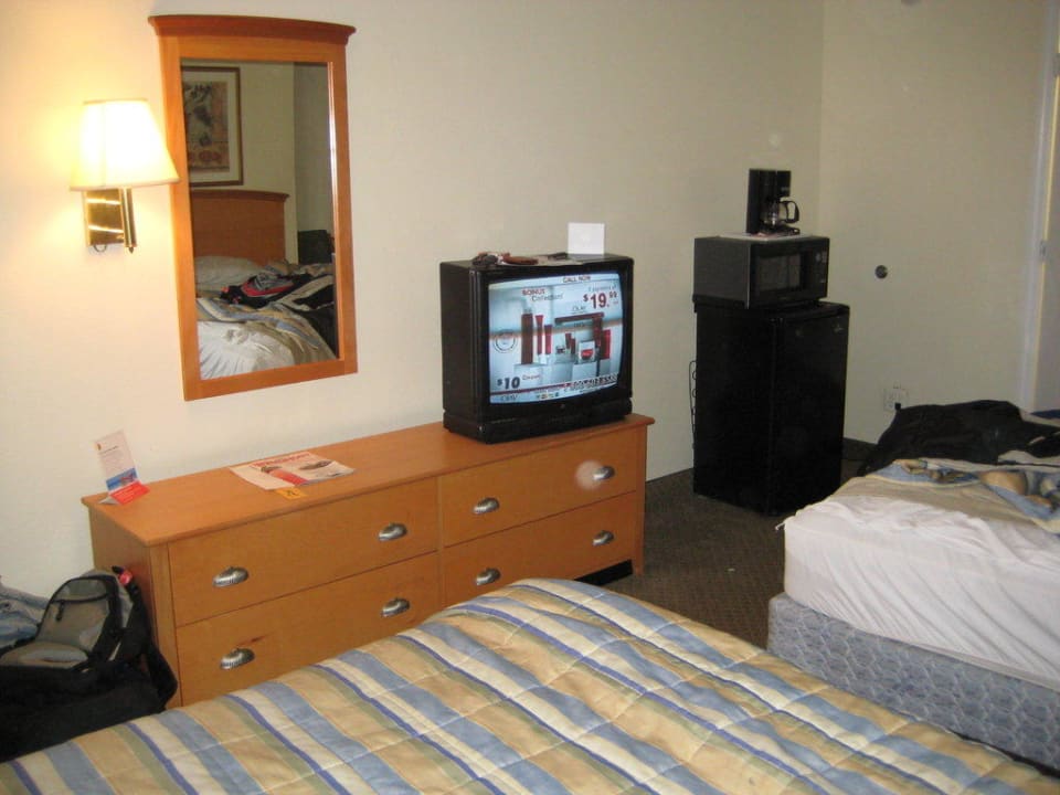 Zimmer Hotel Roomba Inn & Suites