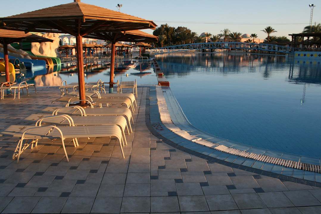 Auch hier ist Vorsicht geboten Crystal Beach Hotel & Aquapark