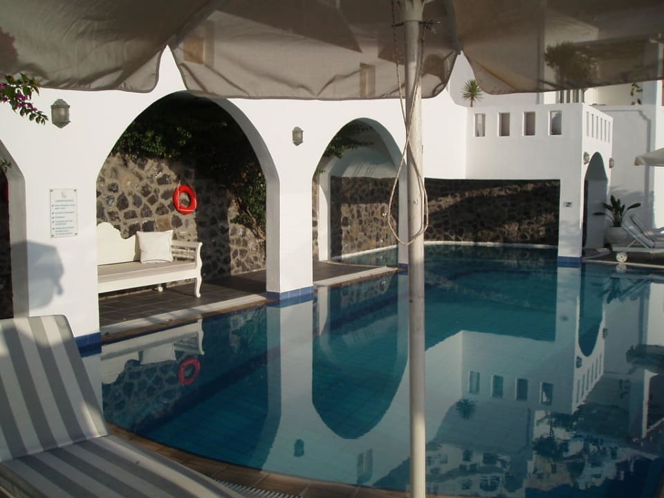 Großzügiger Pool Hotel Agali Houses