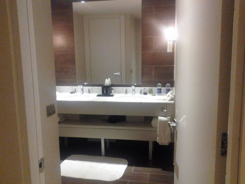 Very large double bathroom Embassy Suites by Hilton Santo Domingo