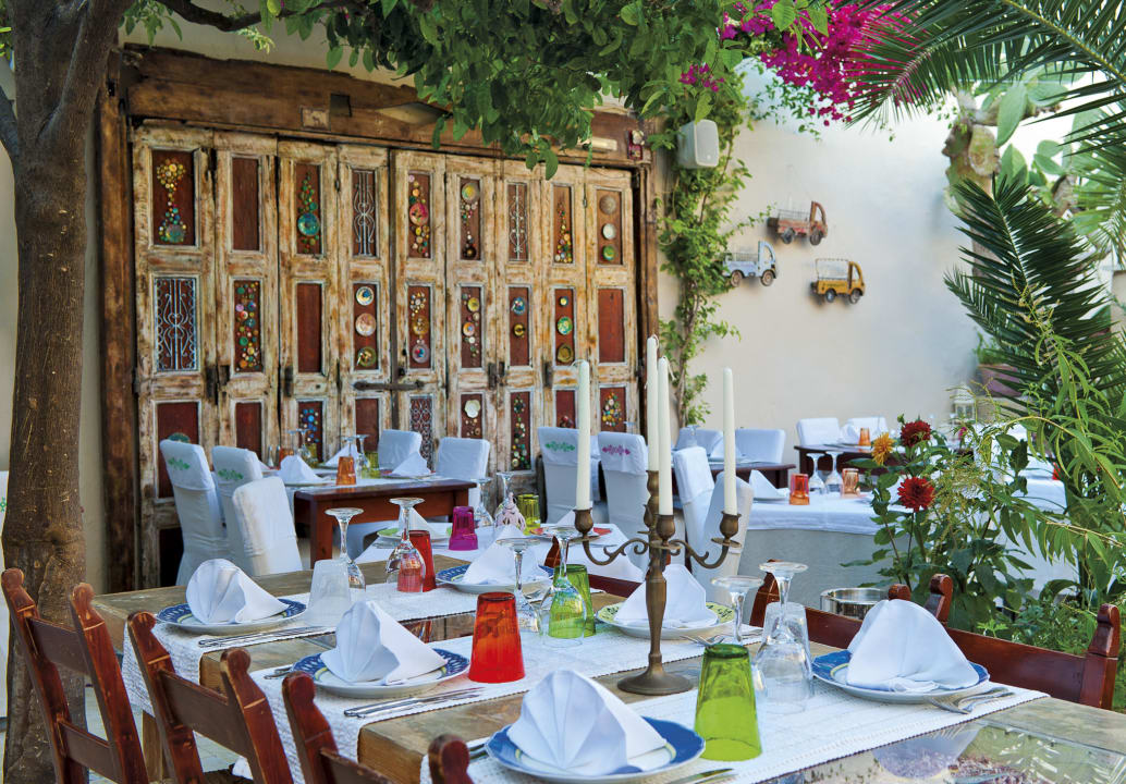 Avli Restaurant Avli Lounge Apartments