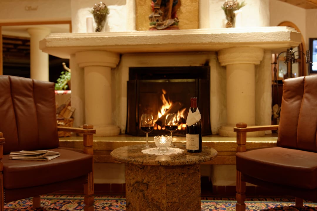 Offener Kamin in der Lobby  Hotel Feichtner Hof