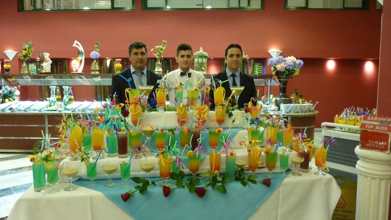 Cocktails zum Welt- Frauentag Hotel Miramare Beach