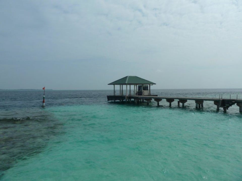 Main Jetty mit Hausriff und Strömung Embudu Village