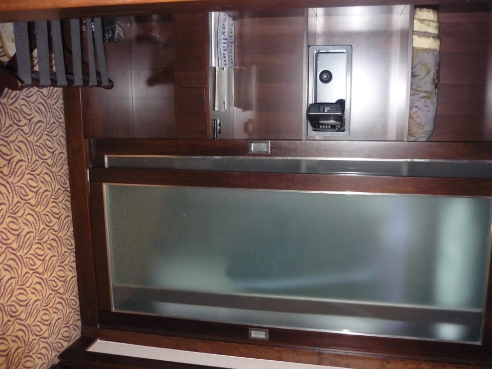 Zimmer mit Safe  Rose Rayhaan by Rotana