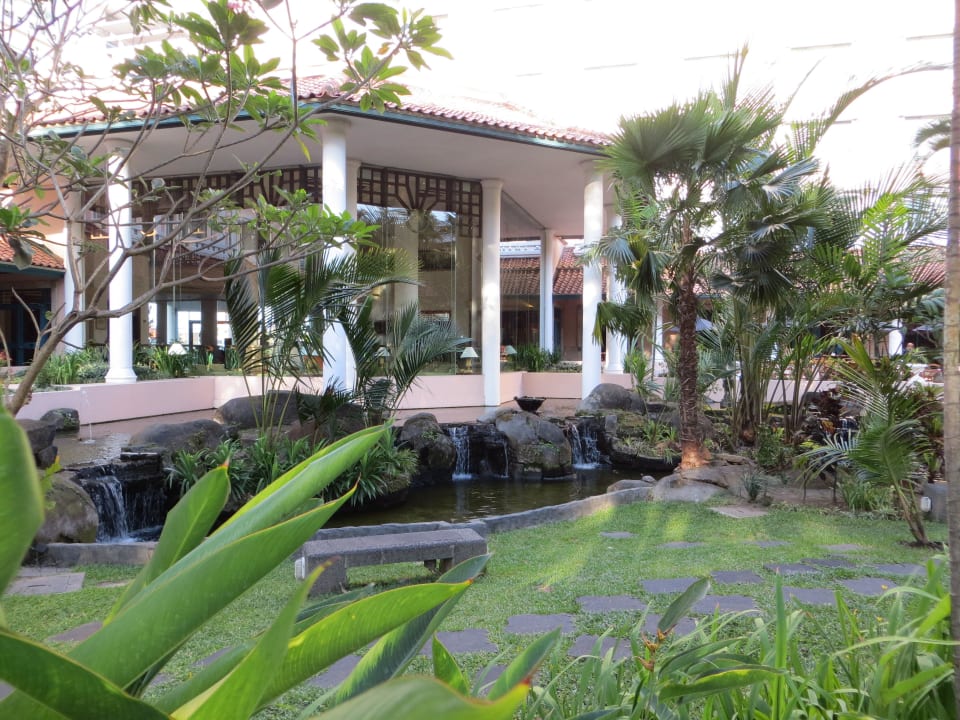Hauphaus im Garten Melia Purosani Yogyakarta