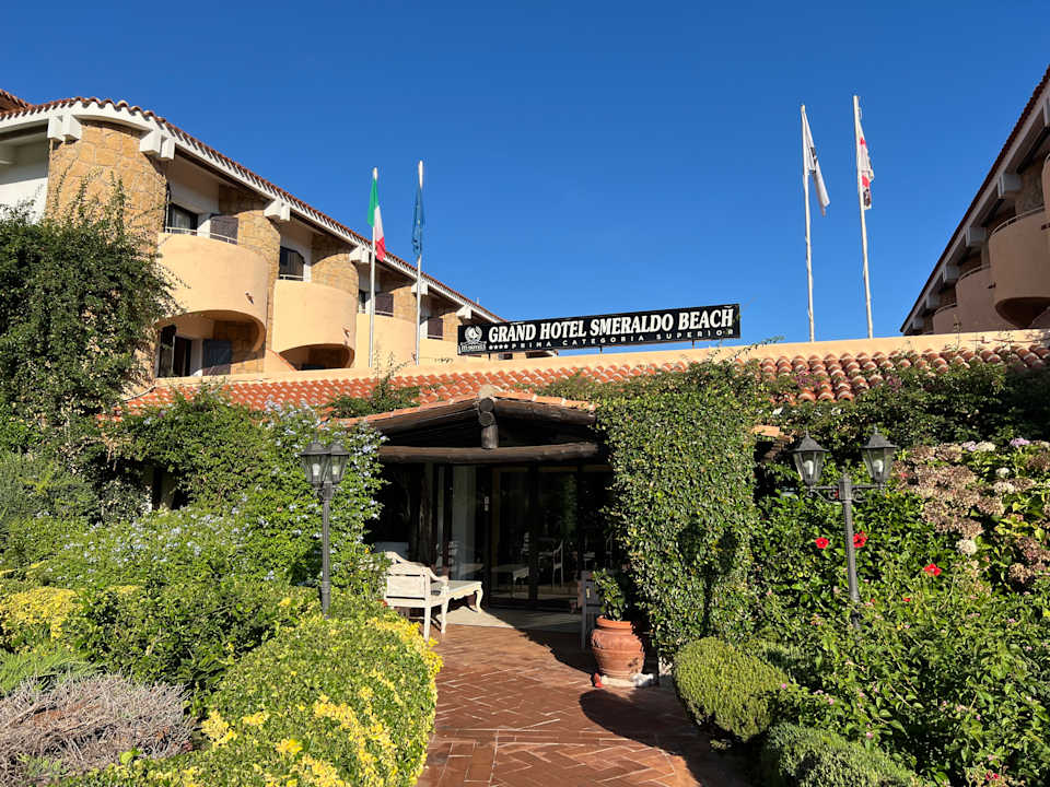 Außenansicht Grand Hotel Smeraldo Beach