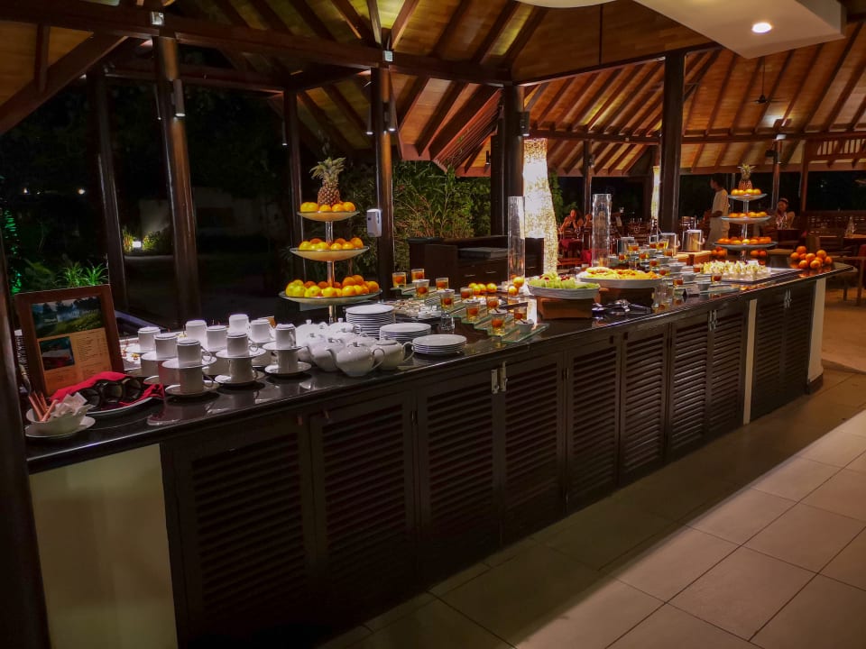 Hauptrestaurant ROBINSON MALDIVES