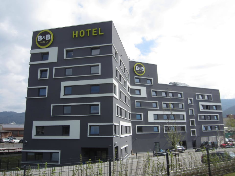 Außenansicht seitlich B&B Hotel Heidelberg