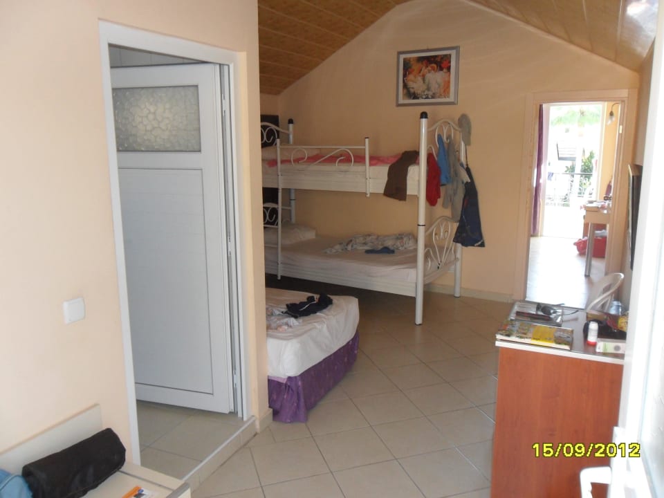 Familienzimmer im SP mit zweitem Schlafzimmer Sayanora Hotel