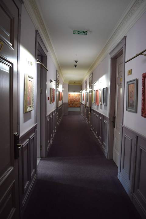 Gang zu den Zimmern Hotel 19