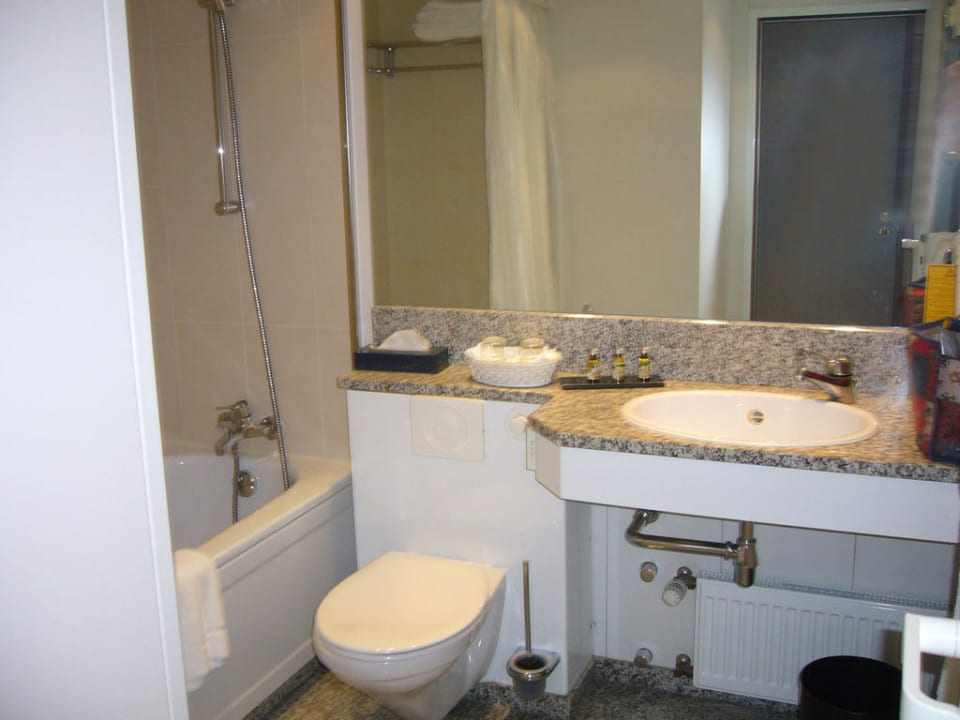 Badezimmer Leonardo Hotel Hannover Airport