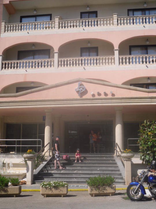 Hoteleingang R2 Lago Playa Park