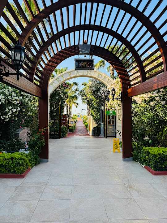 Gartenanlage Hotel Delphin Diva