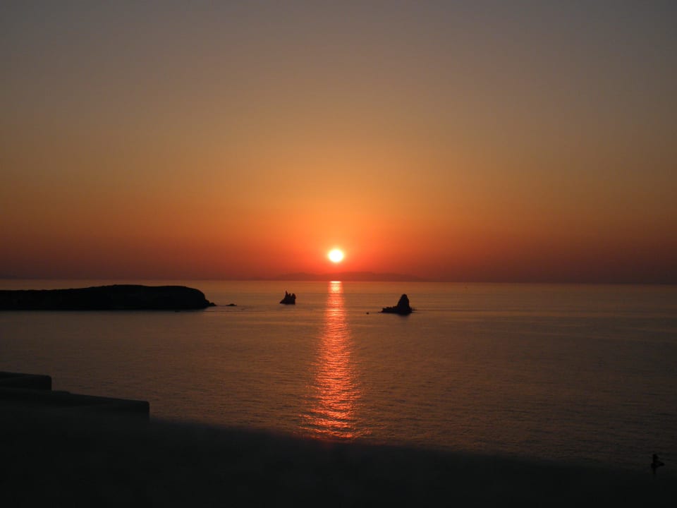 Sonnenuntergang v. Zimmer Archipelagos Resort