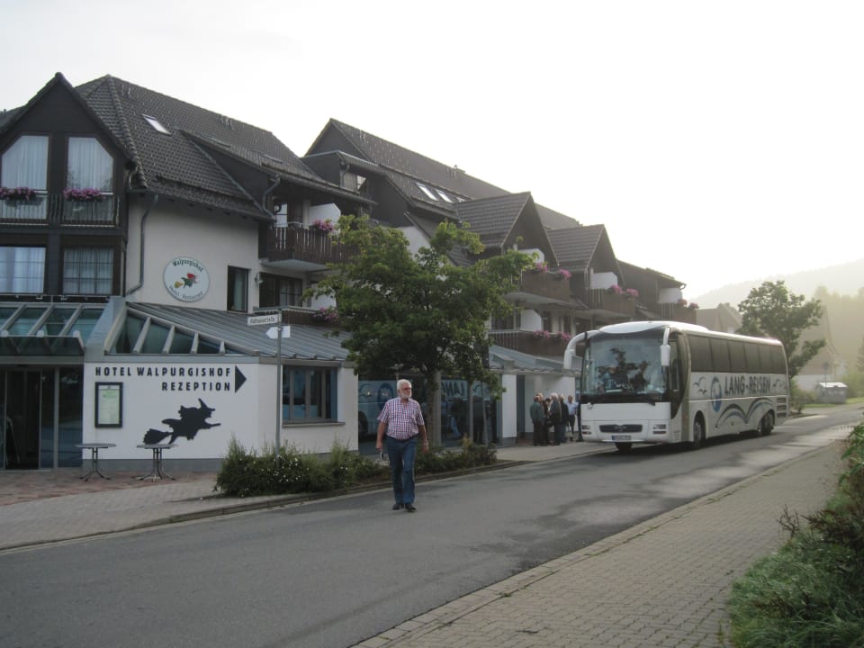Abfahrt zum Tagesausflug Walpurgishof