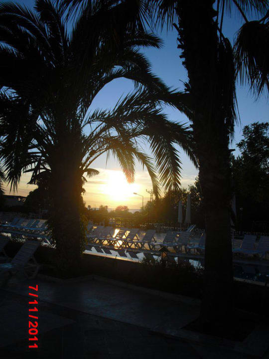 Sonnenuntergang Seaden Corolla Hotel