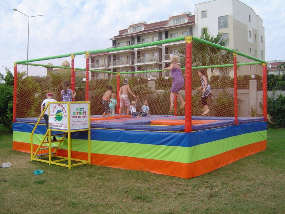 Trampolin Hane Family Resort
